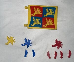 Lego 1992 LOT Flag Yellow Blue Red Dragon Pattern 6086 and Knights helmet plumes