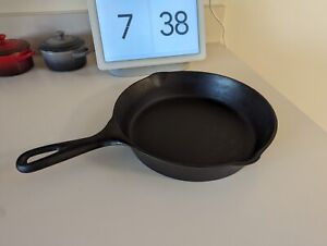 Vintage Vollrath Ware Cast Iron Skillet # 7 with Heat Ring - NICE !