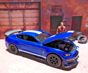 2021 Shelby GT-500 Carbon Fiber Track Pack Blue Premium Rubber Auto World  1/64