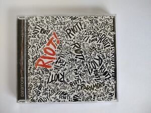 2007 Atlantic Records Paramore Riot CD 12 Songs