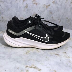 Nike Quest 5 Mens Sz 10.5 Running Shoes Black White Athletic Trainer Sneakers