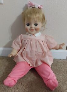 Madame Alexander 1970 Vintage 20” Smiley Pussy Cat Crier Baby Doll