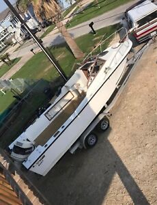 New ListingMako 258 Cuddy Cabin 25’6” Offshore Boat with Trailer