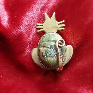 WRE Cat Brooch Pin 1/20K Gold Filled Cat With Green Scarab Belly Vintage