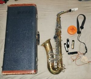 Vintage Bundy Student Saxophone In Vintage Hard Case
