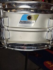 New ListingLudwig Snare  Drum With Case And Stand  Chicago Late 70s - Percussion -