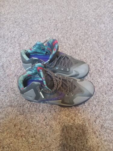 Lebron James Nike Basketball Sneakers Size 9 1/2