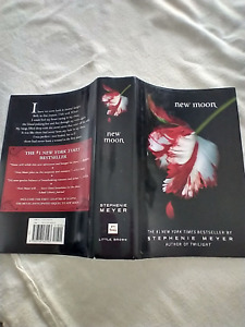 New Moon by Stephenie Meyer of Twilight Series (hardcover/first Edition  2006)