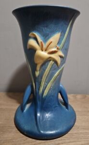 New ListingRoseville Zephyr Lily Blue Pottery Flower Vase 136-9