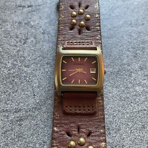 Fossil Analog Womens Wristwatch with Wide Leather Band Gold Tone Case W/Date A5