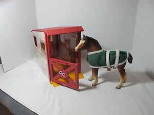 Breyer Clydesdale Mare & Stable New #8394 Horse Model #83 Chestnut 10x11
