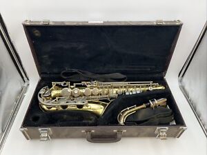 New ListingYamaha YAS-23 Saxophone **IN ROUGH CONDITION** (IN HARD CASE) - **AS IS**