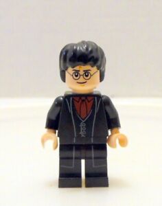 Lego hp133 - Harry Potter, Black Long Coat and Vest, Dark Red Shirt and Tie Mini