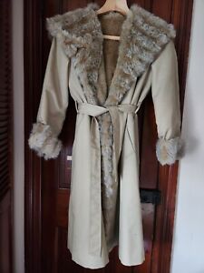 Vintage Smug Faux Fur Hooded Long Beige Heavy Trench Coat Size Medium