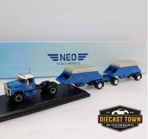 1/64 NEO Scale Models 1963 IHC Fleetstar 2000-D Blue NEO64006 Truck and Trailer