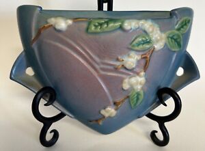 1940s Roseville Pottery Blue Snowberry Wall Pocket USA IWP-8