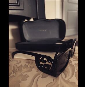 ✅ New!! Gucci  Black  Sunglasses. With A Case.