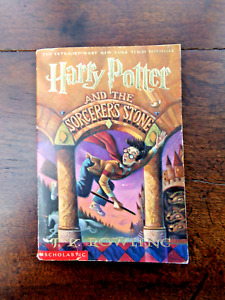 Harry Potter the Sorcerer's Stone Book, First Scholastic Edition 1999