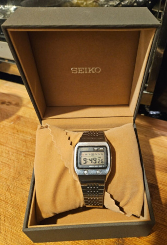 Seiko 0674-5000 Lcd James Bond “Spy Who Loved Me” Excellent Condition Boxed JDM