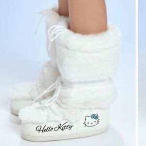 Hello Kitty Faux Fur Snow Boots Forever 21 Size 10 White New