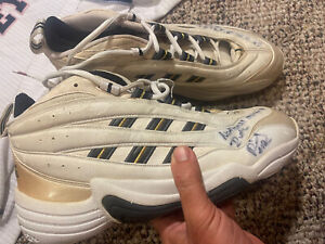 Notre Dame Irish National Champs 2001 game worn used basketball Shoes Ruth Riley