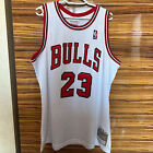 Chicago Bulls Michael Jordan #23 White Swingman Jersey Size M