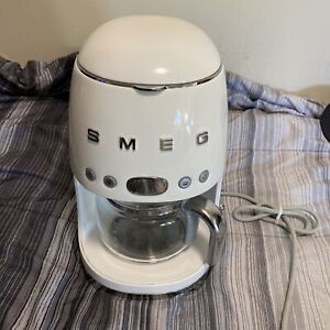 SMEG DCF02WHUS 10-Cup Filter Coffee Machine - White