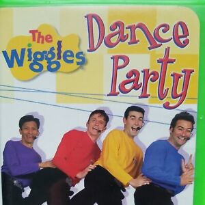 THE WIGGLES Dance Party VHS Tape Green Clamshell Case 2001 Movie Tested 40 Mins