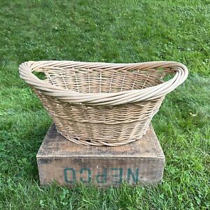 Vintage Wicker Laundry Basket Woven Oval Twisted Handles Very Large 23”X 18”
