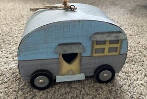 HOME GARDEN DECOR CAMPER  BIRDHOUSE WOOD And Metal  VERY CUTE!!