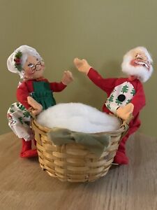 Vintage Annalee Christmas Dolls Mr  & Mrs Claus Santa Holding Basket 87 9 Inch