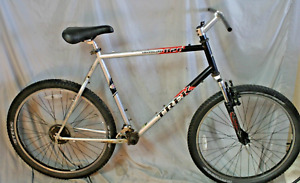 2003 Trek SingleTrack 820 MTB Bike 22.5