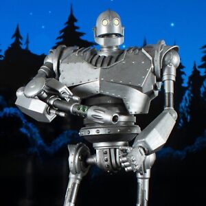 Iron Giant (2023) Metal Diamond Select Action Figure with Light Up Eyes