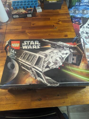 LEGO Star Wars: Vader's TIE Advanced (10175)