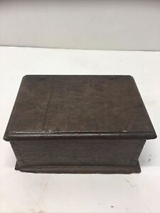 Small Antique 1800’s  Dovetailed Quarter-sawn Oak Hinged Box 8” x 5.25” x 3.5”