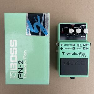 BOSS PN-2 TREMOLO / PAN 90's TAIWAN GUITAR EFFECTS PEDAL MINT CONDITION