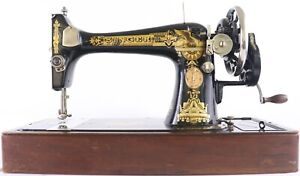 Singer 127K Hand Crank Sewing Machine 1925