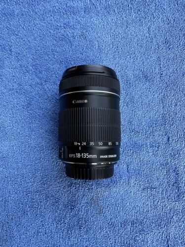Canon EF-S 18-135mm f/3.5-5.6 IS Zoom Lens