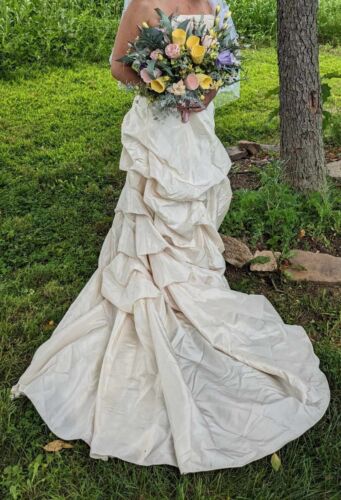 Wedding Dress Size 6 Strapless Beautiful