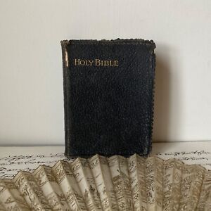 SMALL 1920s Holy Bible ANTIQUE Eyre & Spottiswoode MAP Leather Gilt Pages OLD