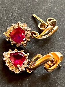 14k Yellow Gold  Stud Small diamonds Earrings Girl