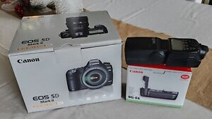 Canon 5D Mk II, EF 24-105 Len Kit with extras. VERY GOOD CONDITION!!!