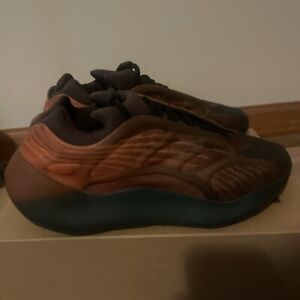 Size 9.5 - adidas Yeezy 700 V3 Copper Fade