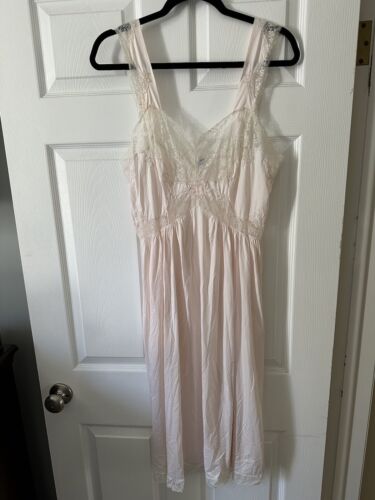 VINTAGE Pink Satin White Lace Embroidered Flower Nightgown Lingerie Sz 38