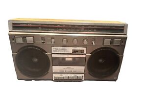 Vintage Realistic SCR-15 AM/FM Cassette Player/Radio Poor Condition