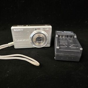 Sony CyberShot DSC-S750 7.2 MP Digital Camera Silver