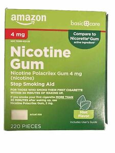 Amazon Basic Care Nicotine Gum 4mg, Stop Smoking Aid, MINT, 220 Count exp 03/24