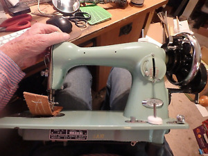 1F-  vintage heavy duty new home (JANOME) sewing machine model 70 seafoam green