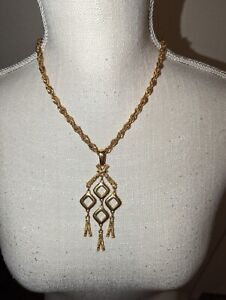Vintage Trifari gold tone statement necklace