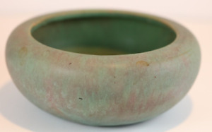 A substantial Roseville Early Carnelian bowl in theirpale blue glaze.